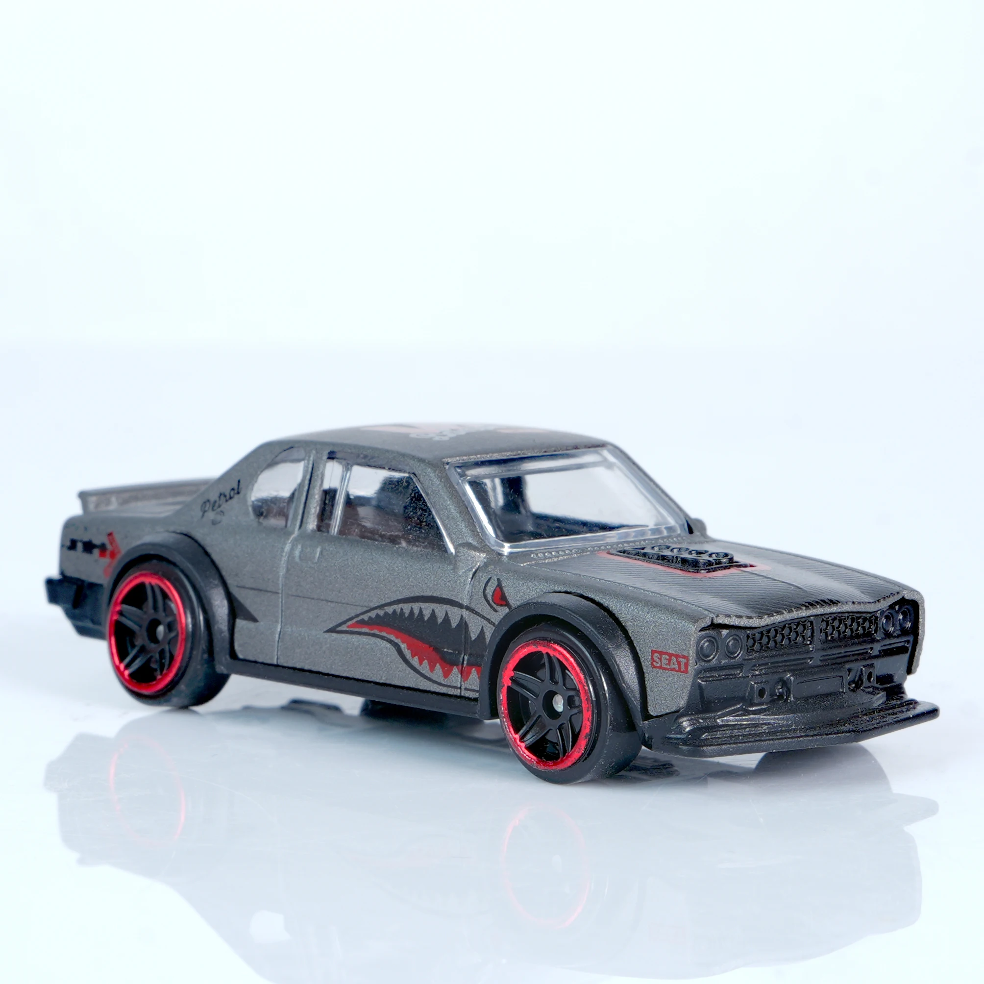 1:64 Shark-Speed Die-Cast Racing Car 4 1:64 Shark-Speed Die-Cast Racing Car - Image 4