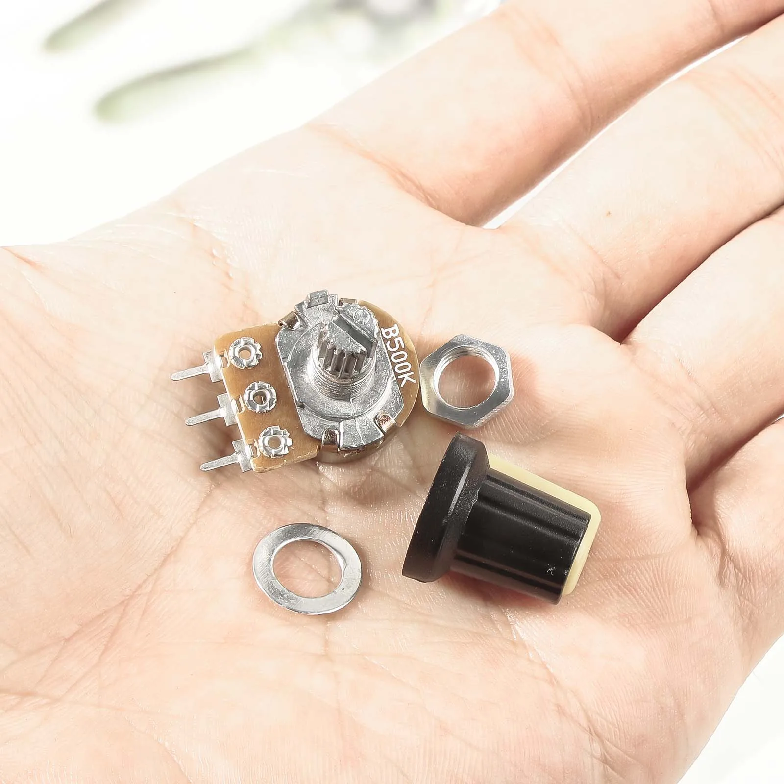 WH148 Potentiometer Set with 1KΩ–1MΩ Resistance 6 WH148 Potentiometer Set with 1KΩ–1MΩ Resistance - Image 6