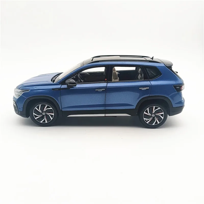 1:18 Blue SUV Diecast Model for Collectors 4 1:18 Blue SUV Diecast Model for Collectors - Image 4