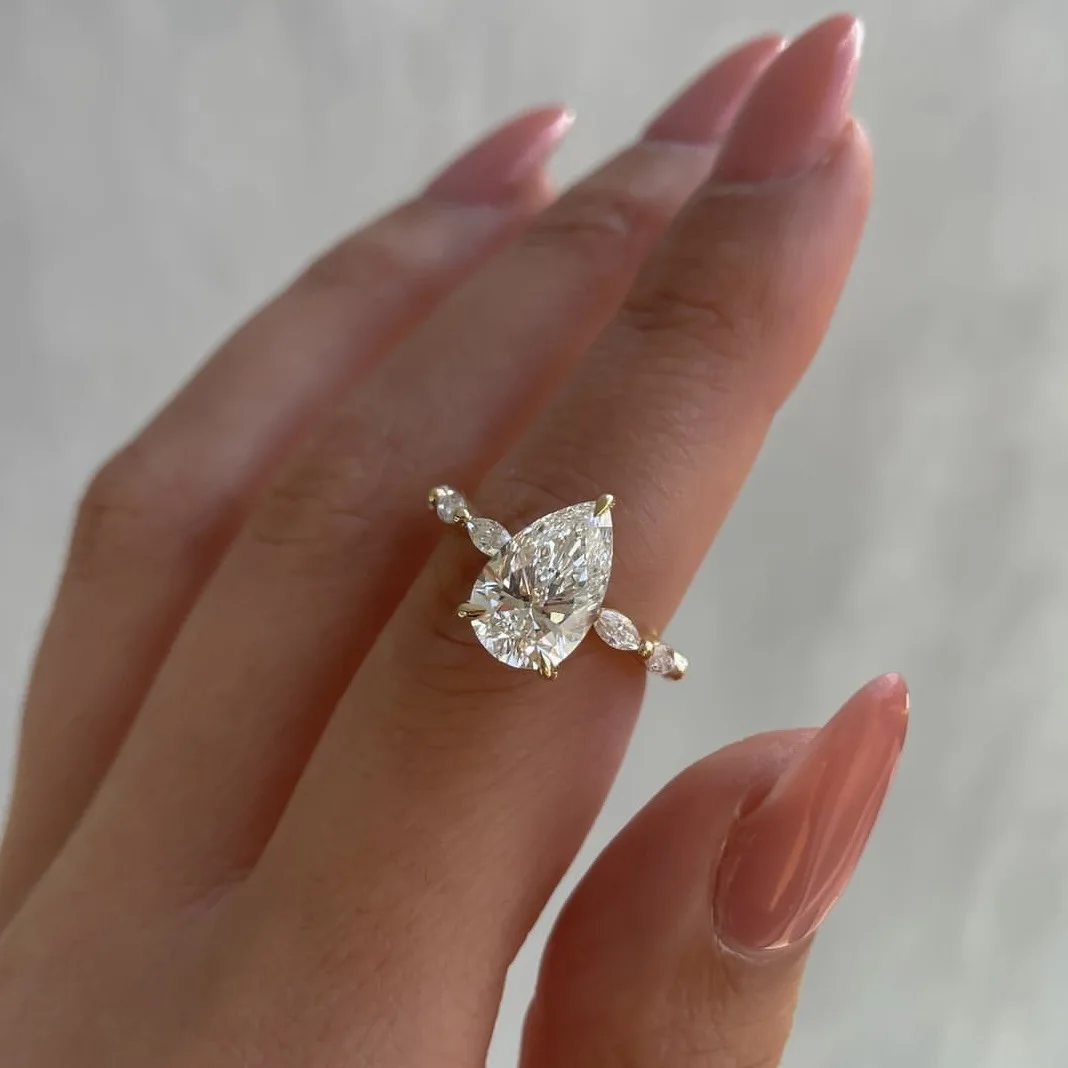 Gold Geometric Oval Zircon Ring for Women 3 Gold Geometric Oval Zircon Ring for Women - Image 3