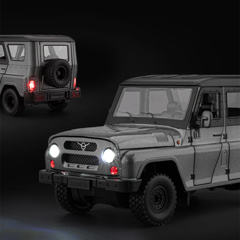 1/18 UAZ Hunter Diecast Model SUV 3 1/18 UAZ Hunter Diecast Model SUV - Image 3