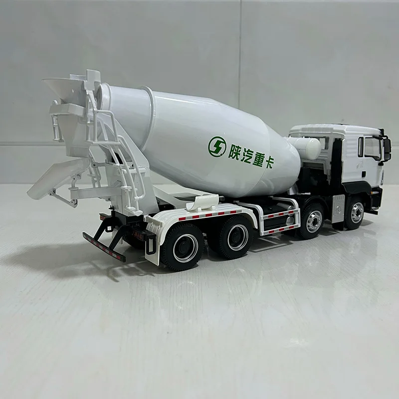1:24 Scale Cement Mixer Truck Model 2 1:24 Scale Cement Mixer Truck Model - Image 2