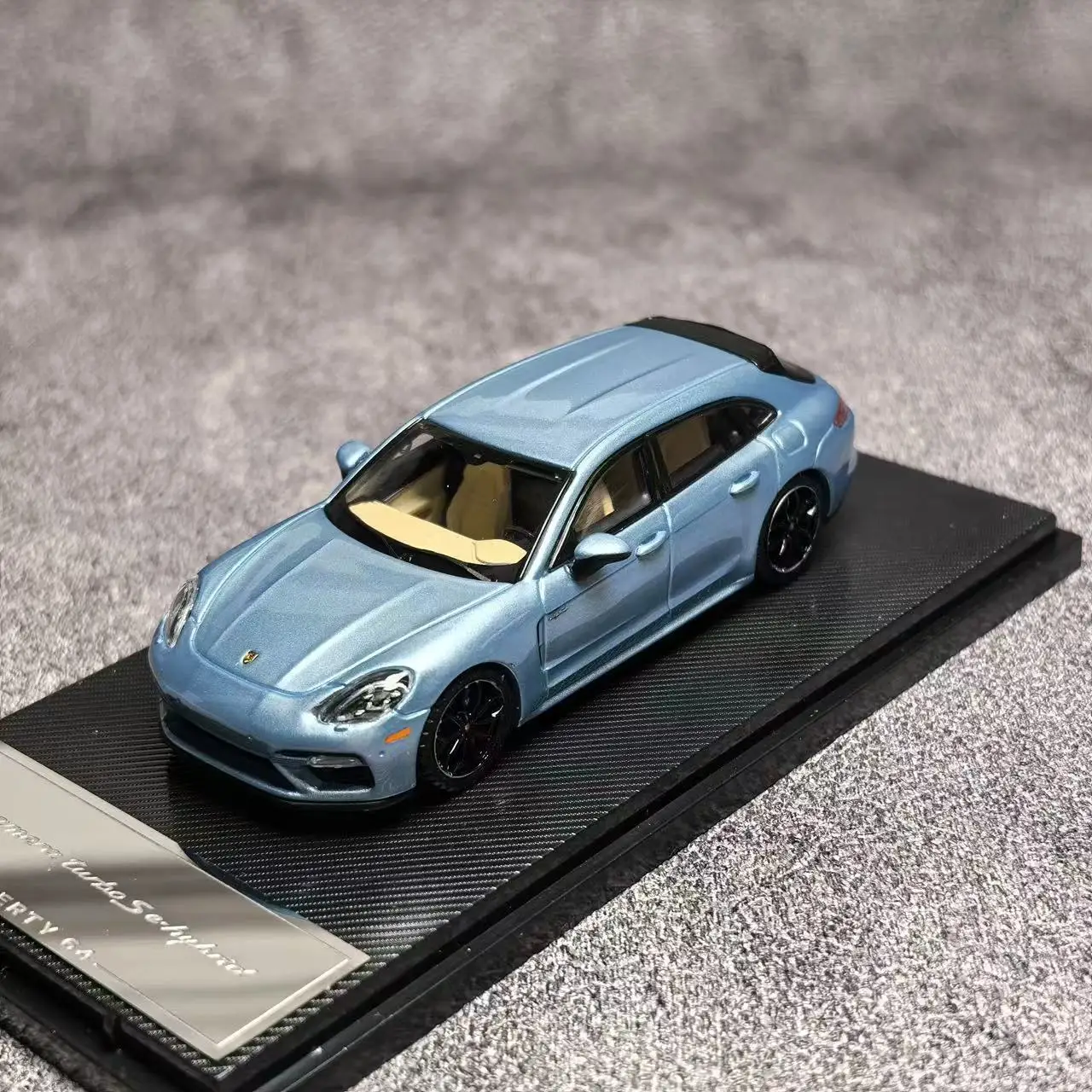 Liberty 1:64 Porsche Panamera Turbo S Model 9 Liberty 1:64 Porsche Panamera Turbo S Model - Image 9