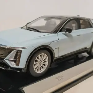 Cadillac 1:18 Scale Diecast Model in Multiple Colors 11 S35e6971daa27469da5376b7bf66bacffG