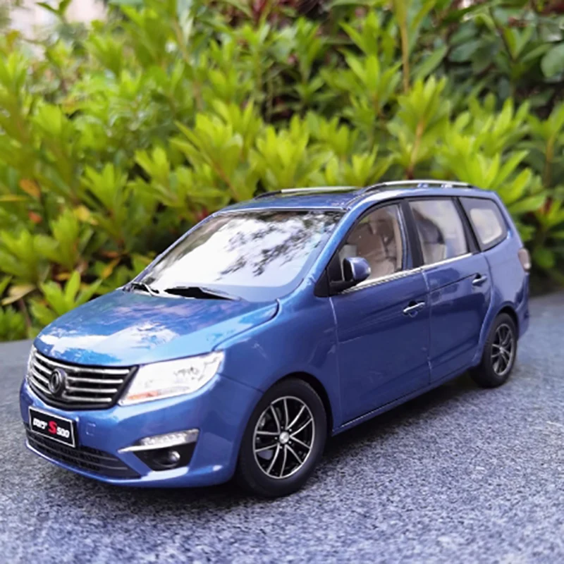 Blue Diecast Dongfeng S500 Model 1/18 Scale 1 Blue Diecast Dongfeng S500 Model 1/18 Scale