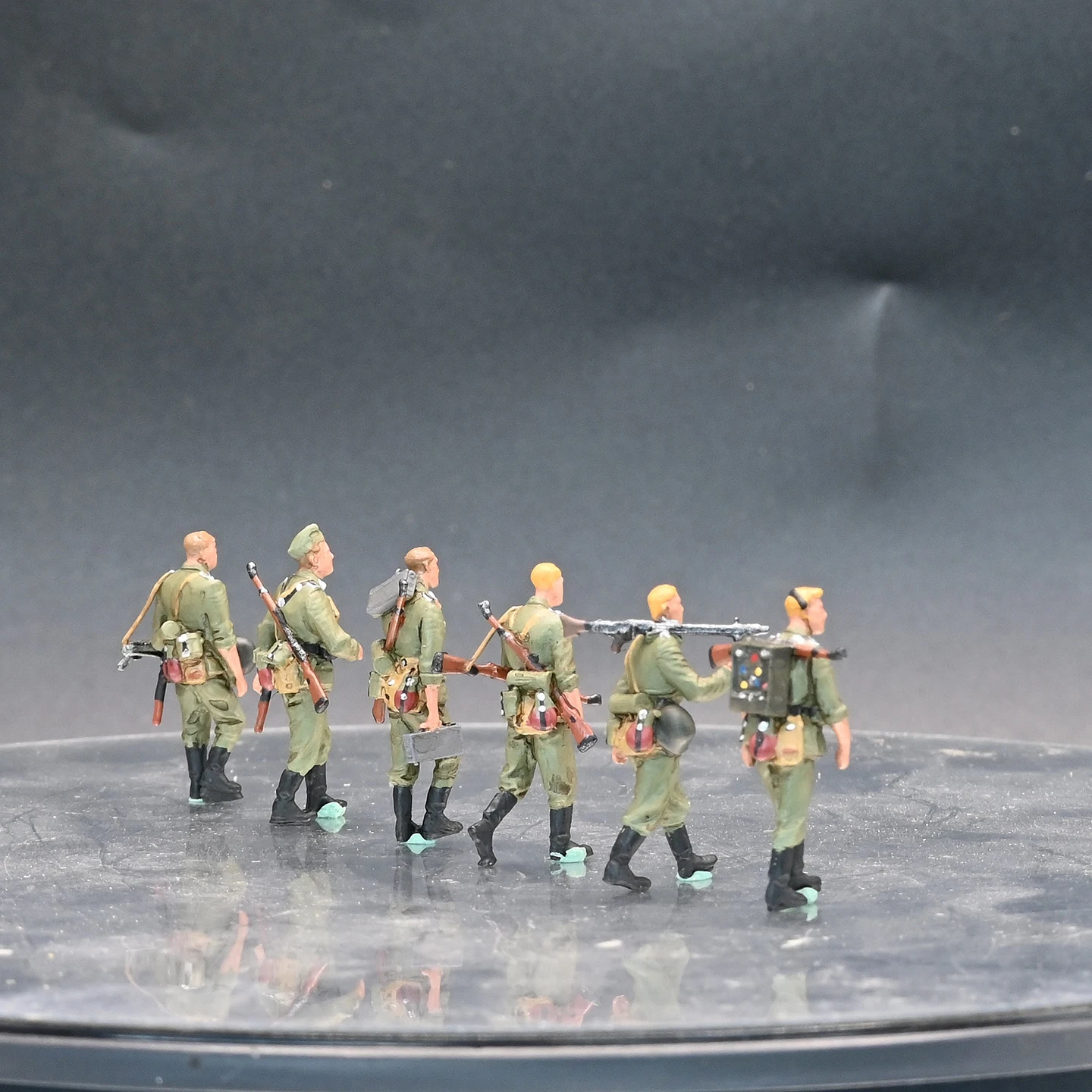 1:72 German Army March Scene Miniature Model 2 1:72 German Army March Scene Miniature Model - Image 2
