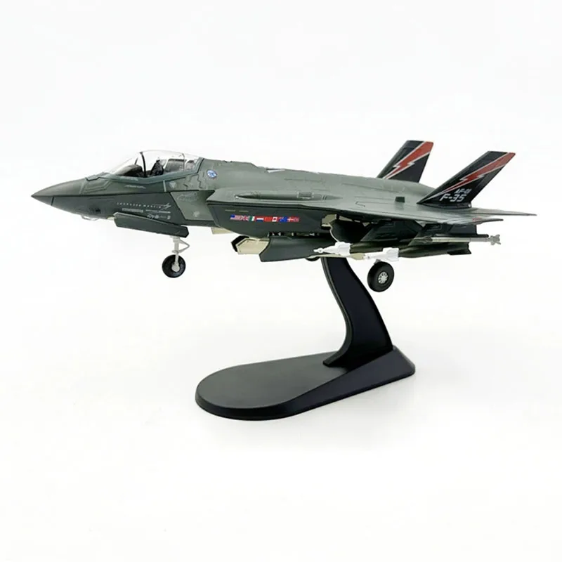 Diecast F-35A Fighter Model 1:72 Scale 5 Diecast F-35A Fighter Model 1:72 Scale - Image 5