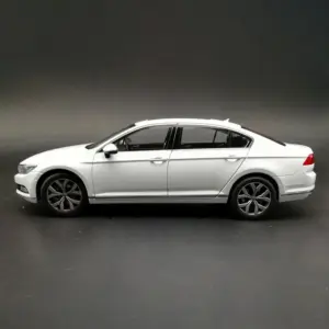 2017 B8 Sedan Diecast Model 1:18 Scale 13 S3687b0e210cb46399b57b3334958733fB