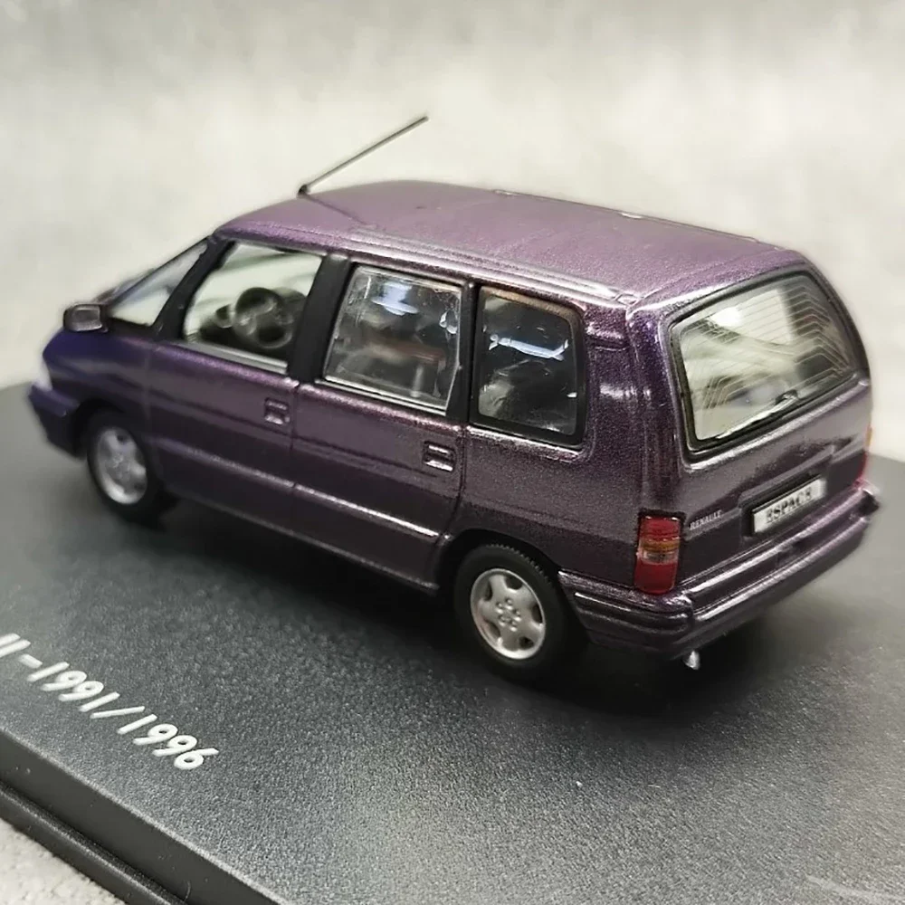 1:43 Renault Space Van Die-Cast Model 4 1:43 Renault Space Van Die-Cast Model - Image 4