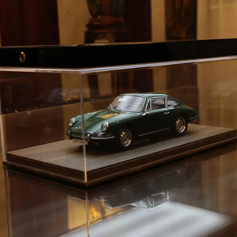 Vintage 1:18 Scale Diecast Car Model Display 1 Vintage 1:18 Scale Diecast Car Model Display