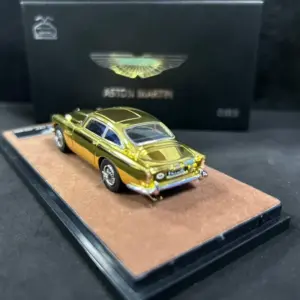 Gold Aston Martin DB5 1:64 Diecast Model 8 S379ce552013246e0a16bcf88a21b06fea