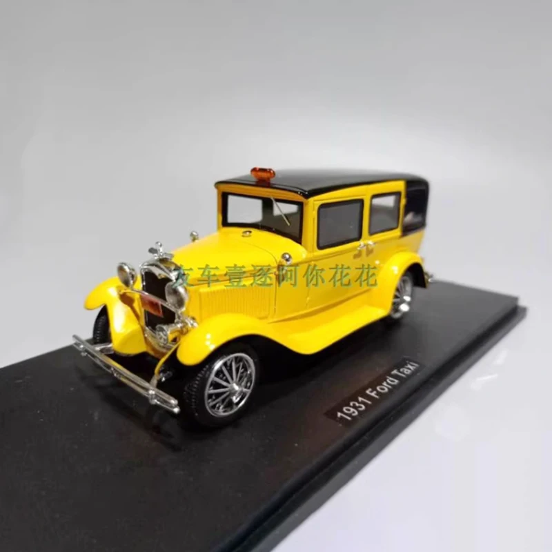 1931 Vintage Taxi Diecast Model - 1:43 Scale 8 1931 Vintage Taxi Diecast Model - 1:43 Scale - Image 8