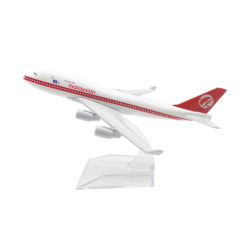 Malaysia Airlines B747 Model Replica 1:400 Scale 6 Malaysia Airlines B747 Model Replica 1:400 Scale - Image 6