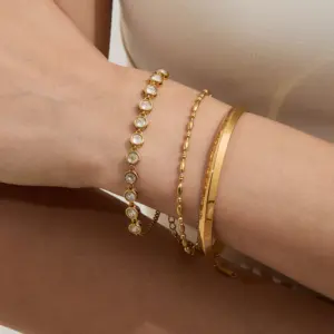 Elegant Stainless Steel Gold Bracelet for Women 10 S389b8ce7047a49ebaba2de0c5344a26d7