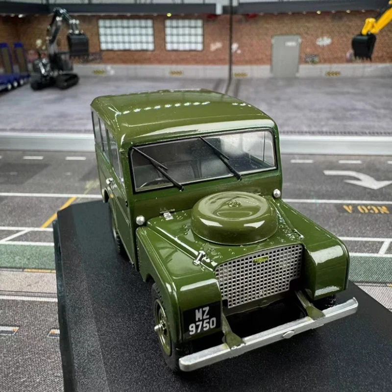 Land Rover Jeep 1:43 Scale Diecast Model 5 Land Rover Jeep 1:43 Scale Diecast Model - Image 5