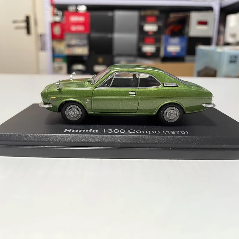 1970 Honda 1300 Coupe 1:43 Diecast Model 2 1970 Honda 1300 Coupe 1:43 Diecast Model - Image 2
