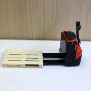 1/24 Scale Miniature Forklift Model 10 S39464cf52274463ba6550be08496d742r