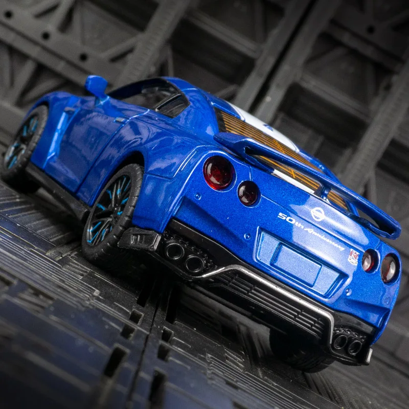 1:32 Nissan GTR 50th Anniversary Diecast Model 5 1:32 Nissan GTR 50th Anniversary Diecast Model - Image 5