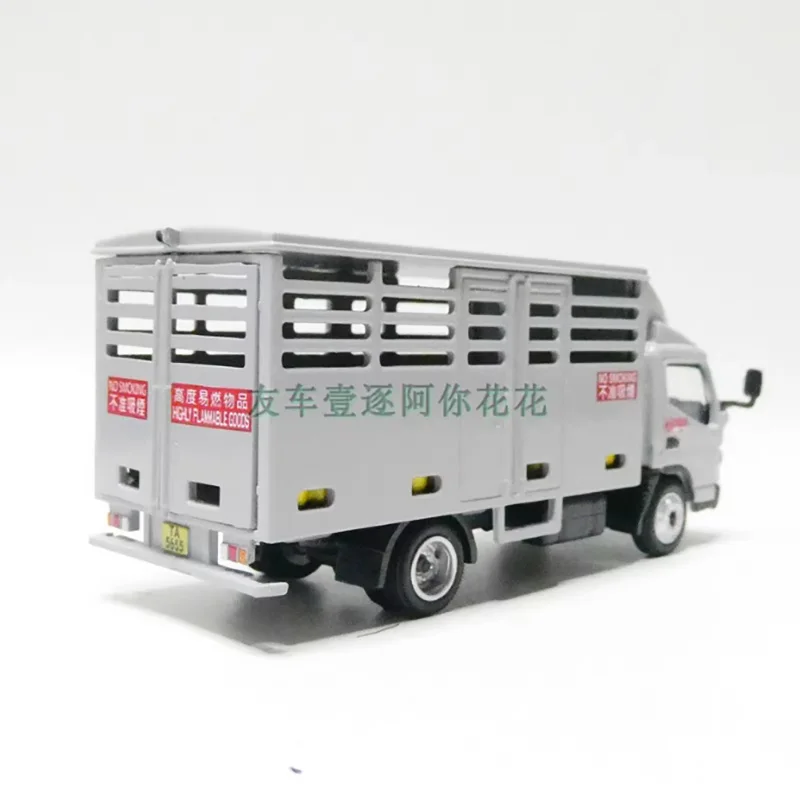 Silver 1/76 Scale LPG Carrier Truck Model 3 Silver 1/76 Scale LPG Carrier Truck Model - Image 3