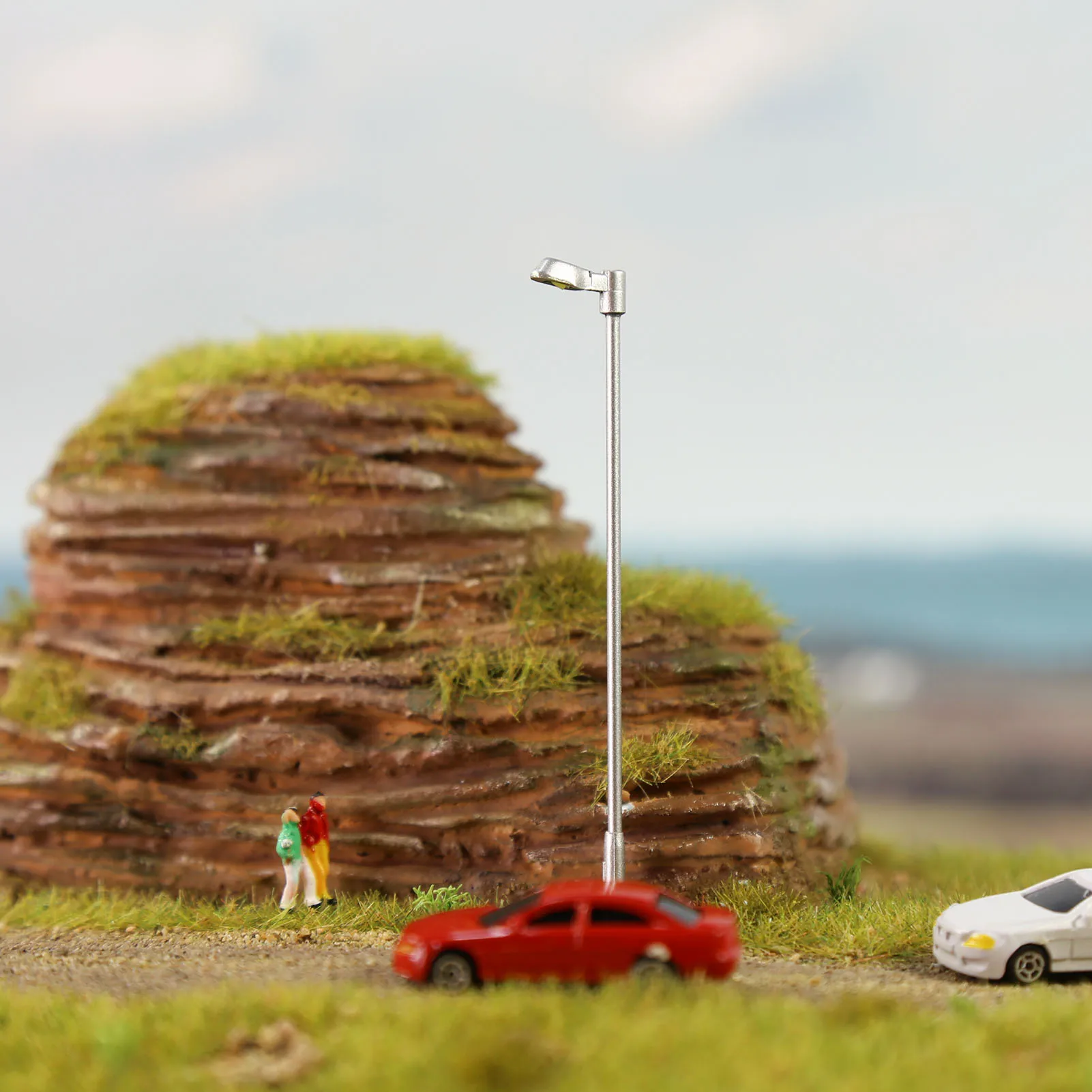 Modern N Scale Urban Street Lights Set of 10 3 Modern N Scale Urban Street Lights Set of 10 - Image 3