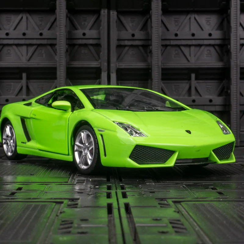 Vibrant Green Lamborghini Gallardo LP560-4 Model 3 Vibrant Green Lamborghini Gallardo LP560-4 Model - Image 3