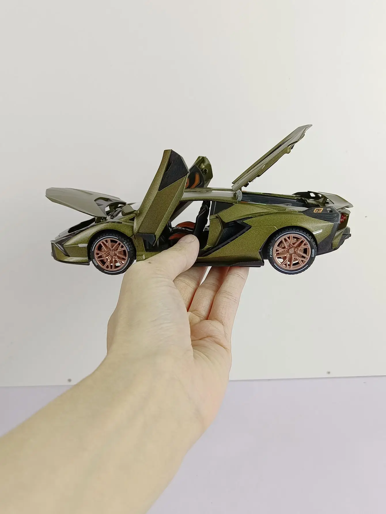 1:24 Lamborghini Sian Alloy Model Car 7 1:24 Lamborghini Sian Alloy Model Car - Image 7