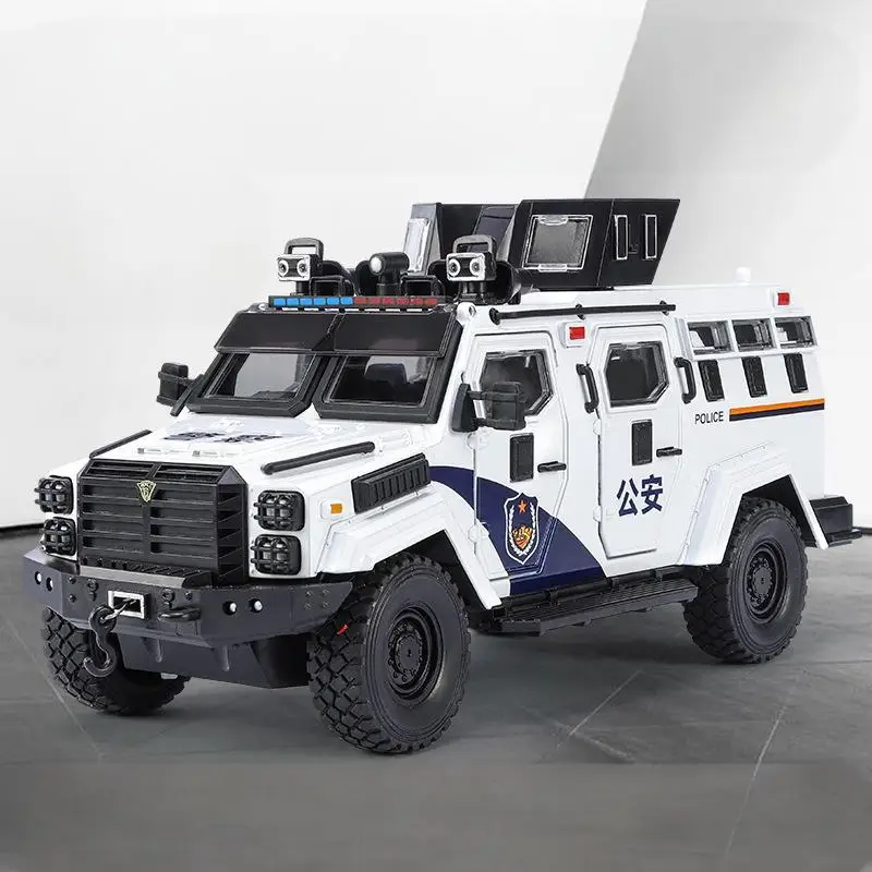 Ford F550 Sabertooth 1:24 Scale Diecast Model 10 Ford F550 Sabertooth 1:24 Scale Diecast Model - Image 10