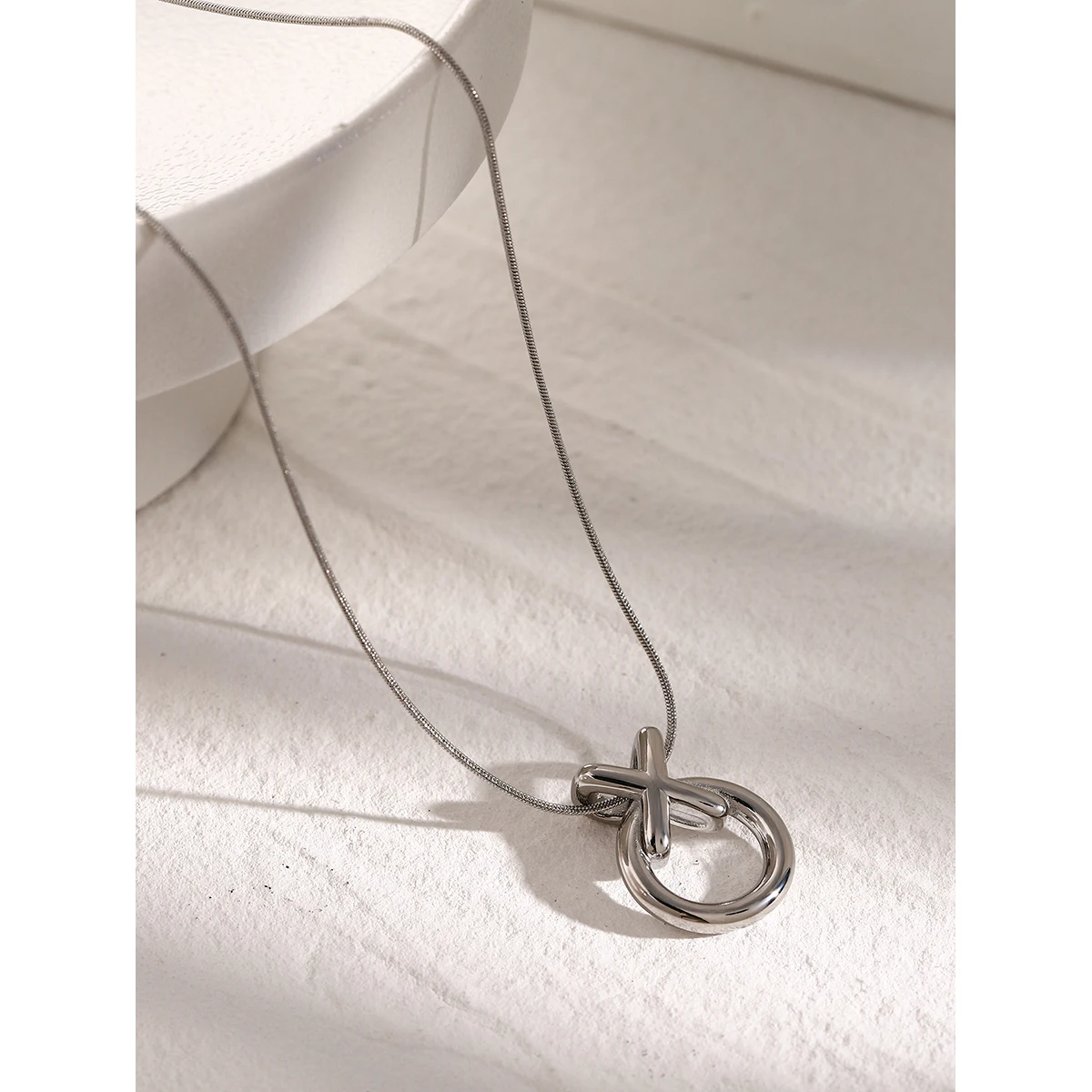 Stainless Steel Women's Circular Pendant Necklace 5 Stainless Steel Women's Circular Pendant Necklace - Image 5