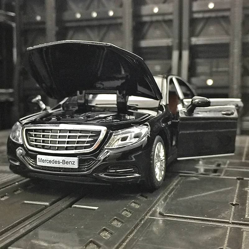 Mercedes-Benz Maybach S600 1:32 Diecast Model 8 Mercedes-Benz Maybach S600 1:32 Diecast Model - Image 8