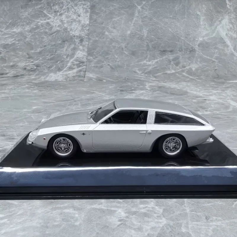 1966 Flying Star II 4000 GT Diecast Model 5 1966 Flying Star II 4000 GT Diecast Model - Image 5