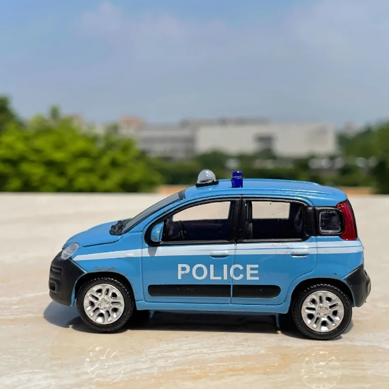 1:43 Scale Police Car Model with Vintage Charm 2 1:43 Scale Police Car Model with Vintage Charm - Image 2