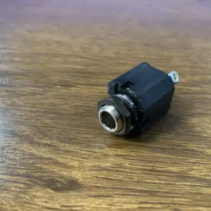 Guitar Output Jack Socket with Metal Finish 14 S3c692f5dd7b14de096a83b77a1522af2d