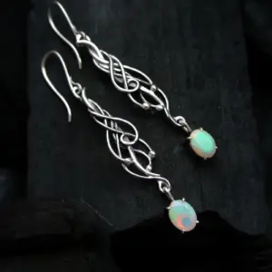 Vintage Silver Dangle Earrings with Green Stone 3 S3d0d95f6db39414aab756840ca8b2abf6