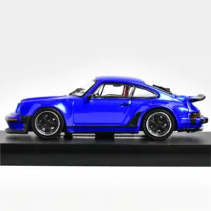 Vintage White and Green Diecast Car Model 13 S3d184f3addb946709a0858f42df41789F