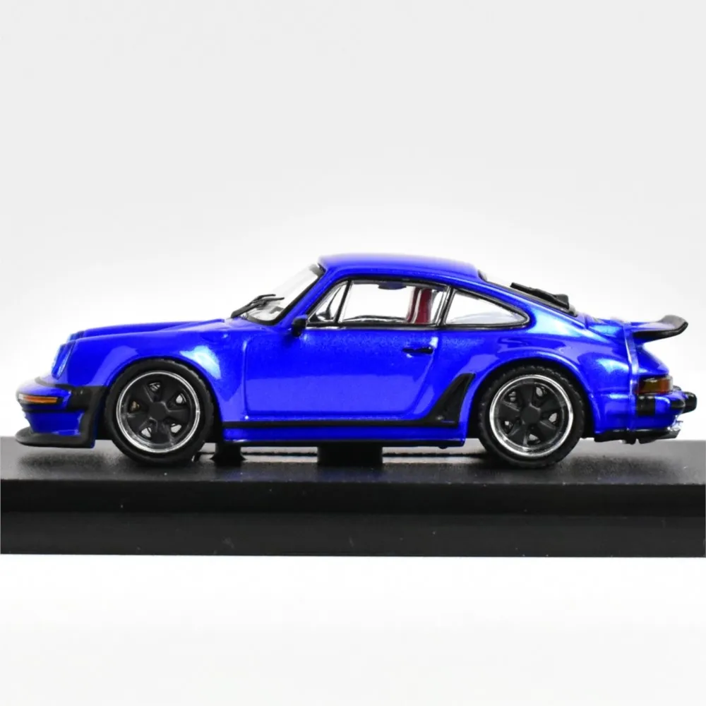 Vintage White and Green Diecast Car Model 6 Vintage White and Green Diecast Car Model - Image 6