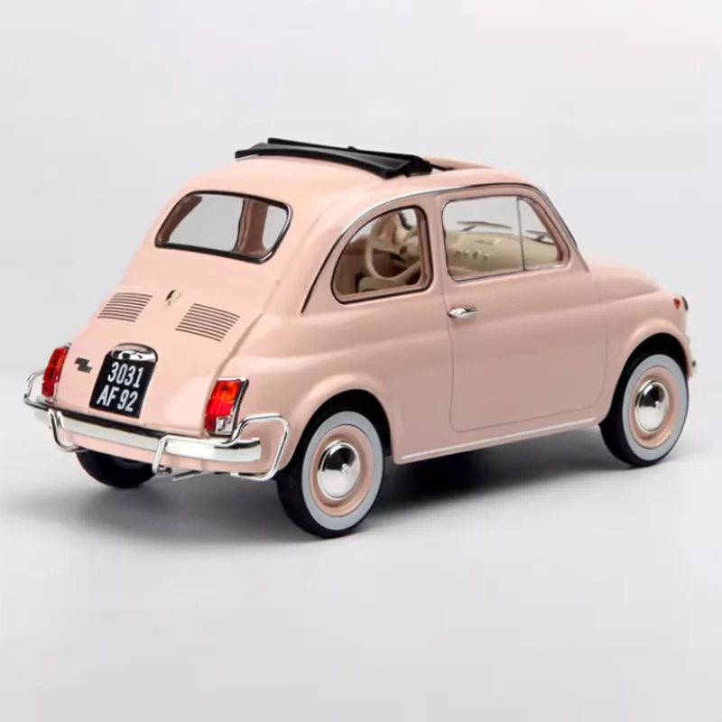 Vintage Fiat 500L 1:18 Scale Diecast Model 5 Vintage Fiat 500L 1:18 Scale Diecast Model - Image 5