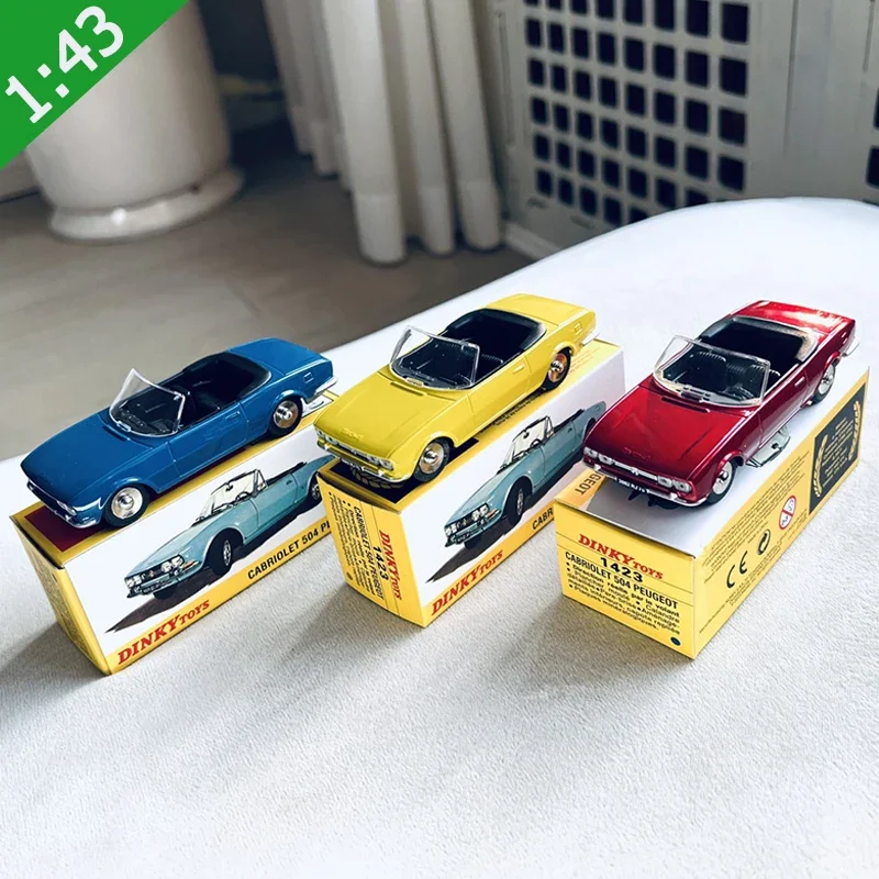 1/43 Vintage Convertible Diecast Alloy Model 2 1/43 Vintage Convertible Diecast Alloy Model - Image 2