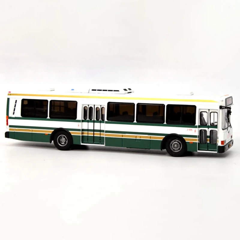 Vintage Flxible City Bus Diecast Model 1:64 Scale 3 Vintage Flxible City Bus Diecast Model 1:64 Scale - Image 3