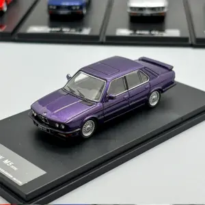Miniature BMW M5 E28 Die-Cast Model Collectible 14 S3e528a4d3d064207bad7de05096666935