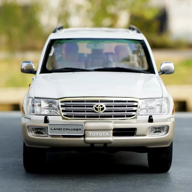 Diecast 1/18 FAW-Toyota Land Cruiser LC100 Model 4 Diecast 1/18 FAW-Toyota Land Cruiser LC100 Model - Image 4