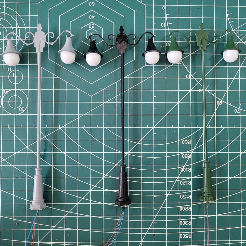 HO Scale Vintage Street Lamp Set (2 pcs) 4 HO Scale Vintage Street Lamp Set (2 pcs) - Image 4