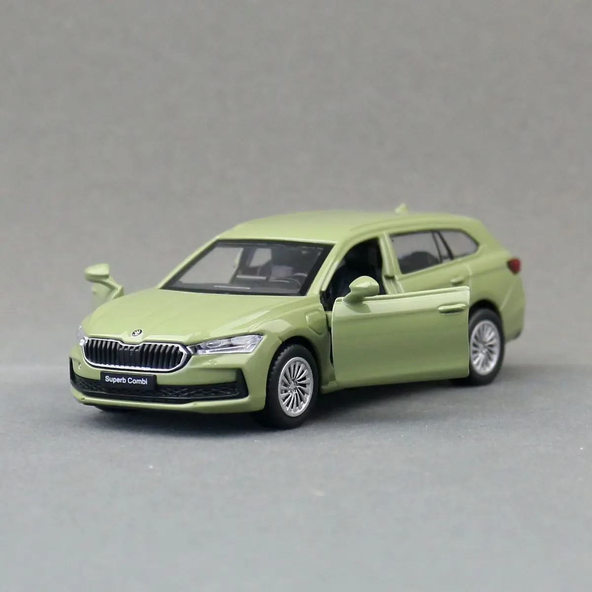 Vibrant Green Škoda Superb Miniature Model 1:43 Scale 4 Vibrant Green Škoda Superb Miniature Model 1:43 Scale - Image 4