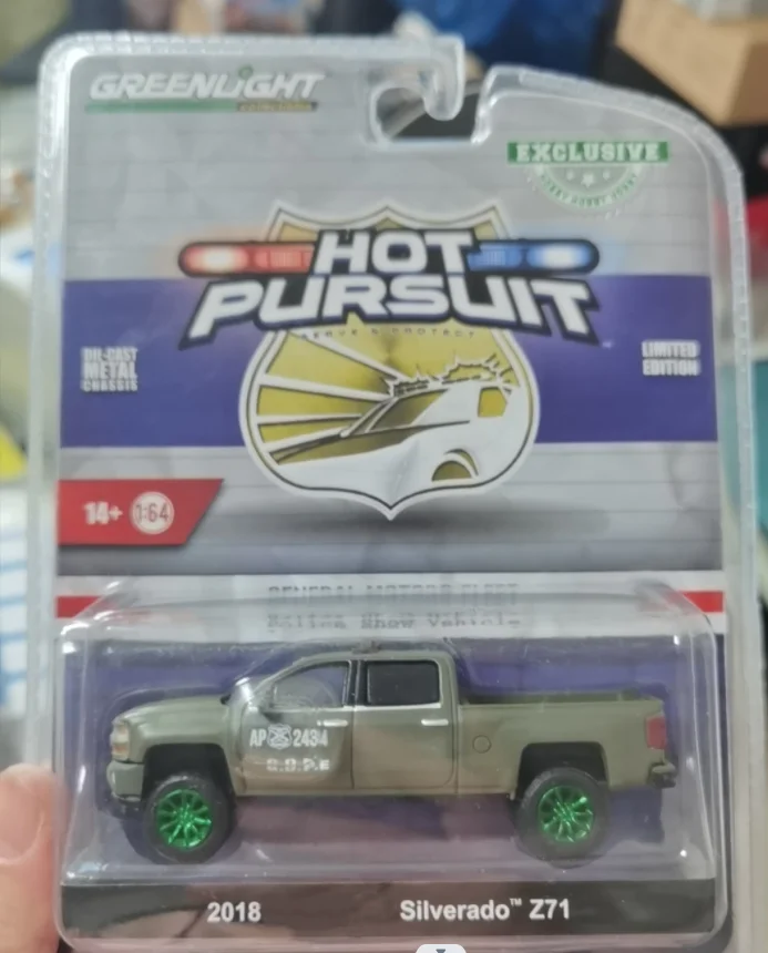 Military-Style Diecast Pickup Truck Model 1:64 5 Military-Style Diecast Pickup Truck Model 1:64 - Image 5