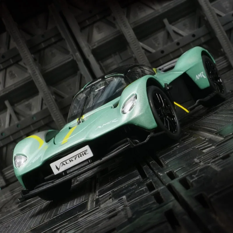 1:32 Aston Martin Valkyrie Diecast Model 2 1:32 Aston Martin Valkyrie Diecast Model - Image 2