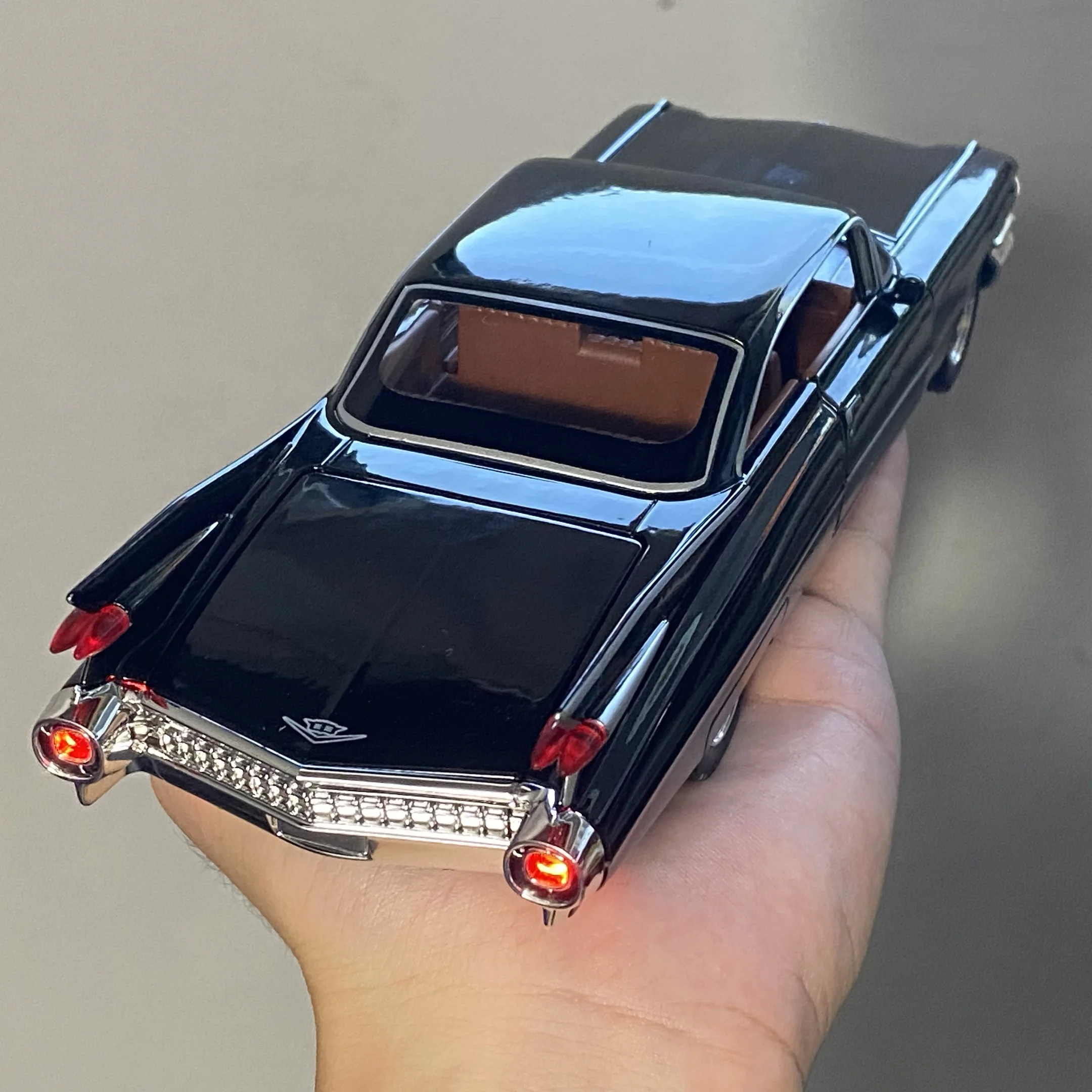 1:24 Scale Cadillac Eldorado Biarritz Model 2 1:24 Scale Cadillac Eldorado Biarritz Model - Image 2