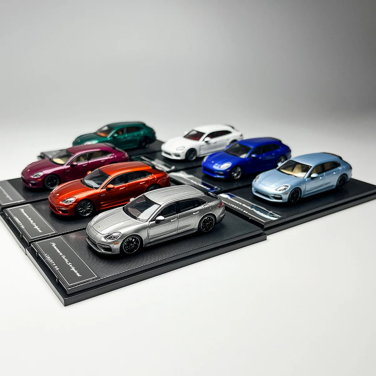 Liberty 1:64 Porsche Panamera Turbo S Model 6 Liberty 1:64 Porsche Panamera Turbo S Model - Image 6