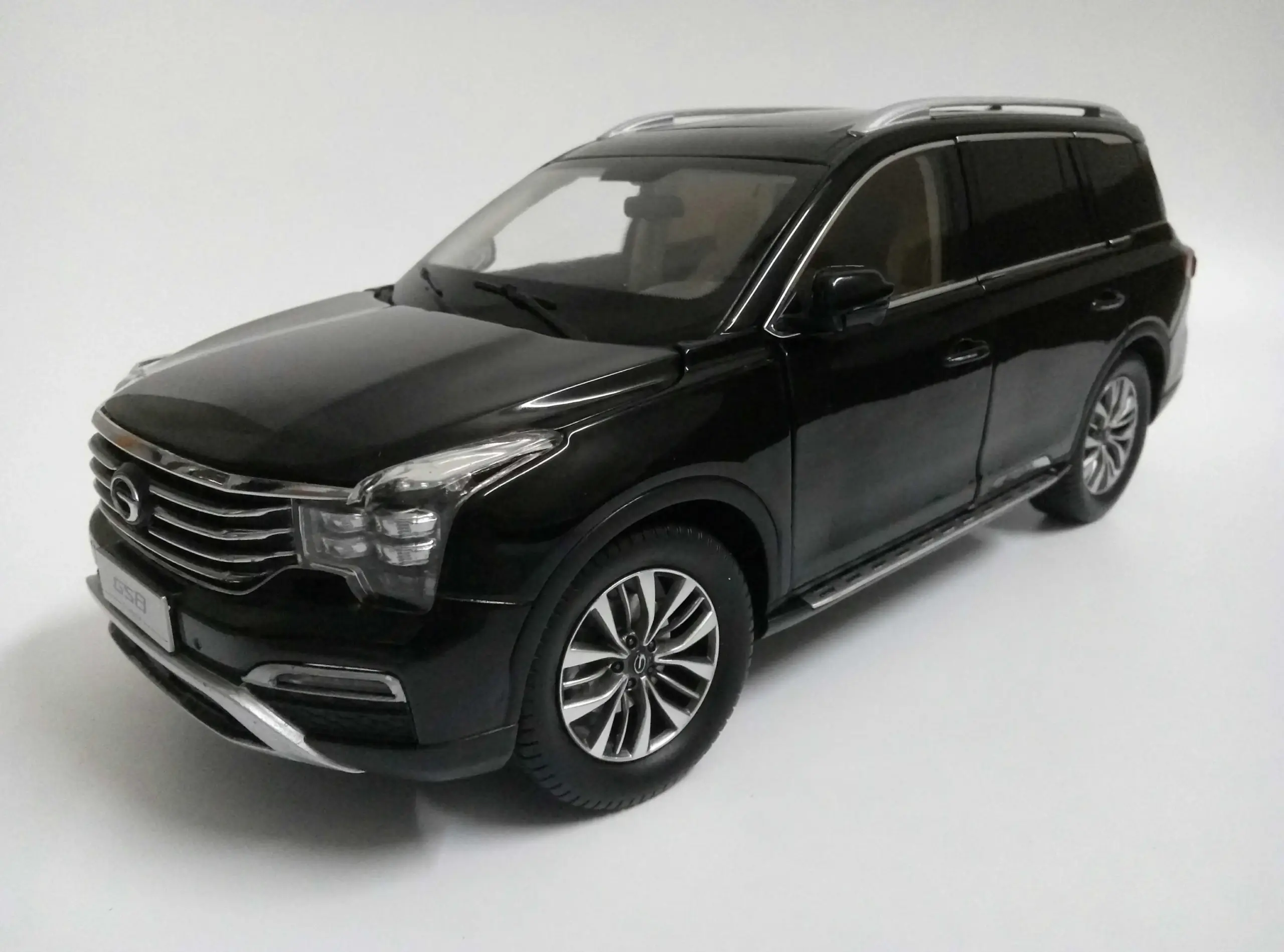 GAC Trumpchi GS8 1:18 Diecast Model Car 5 GAC Trumpchi GS8 1:18 Diecast Model Car - Image 5