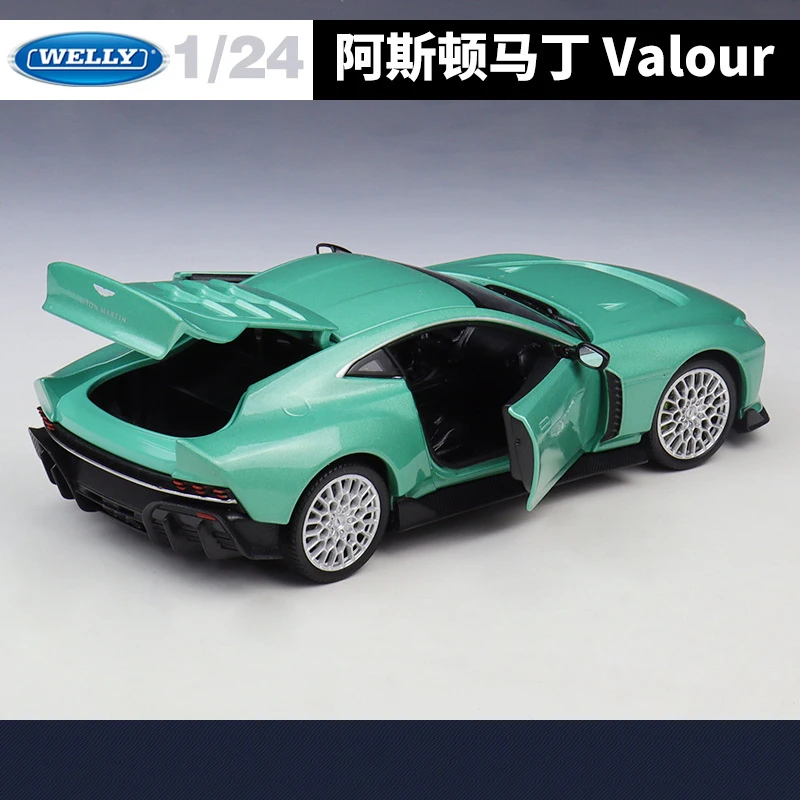 1:24 Aston Martin Valour Diecast Model by WELLY 2 1:24 Aston Martin Valour Diecast Model by WELLY - Image 2