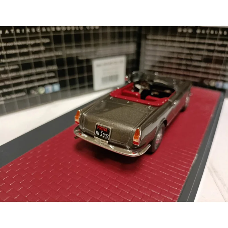 Alfa Romeo 2600 Convertible 1/43 Diecast Model 2 Alfa Romeo 2600 Convertible 1/43 Diecast Model - Image 2