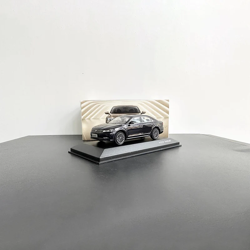 2017 Volkswagen Passat 1:43 Diecast Model 6 2017 Volkswagen Passat 1:43 Diecast Model - Image 6